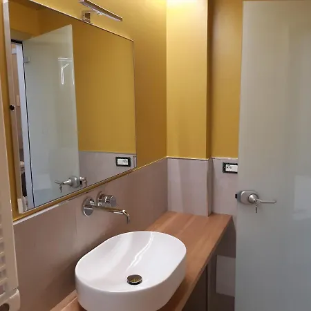 Il Giardino Di Elettra - Freeparking 3* جنوة