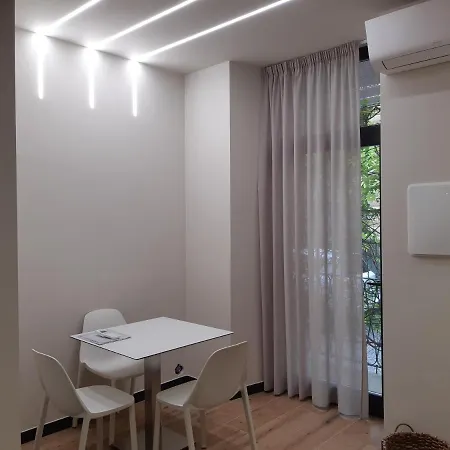 Il Giardino Di Elettra - Freeparking Aparthotel 2*